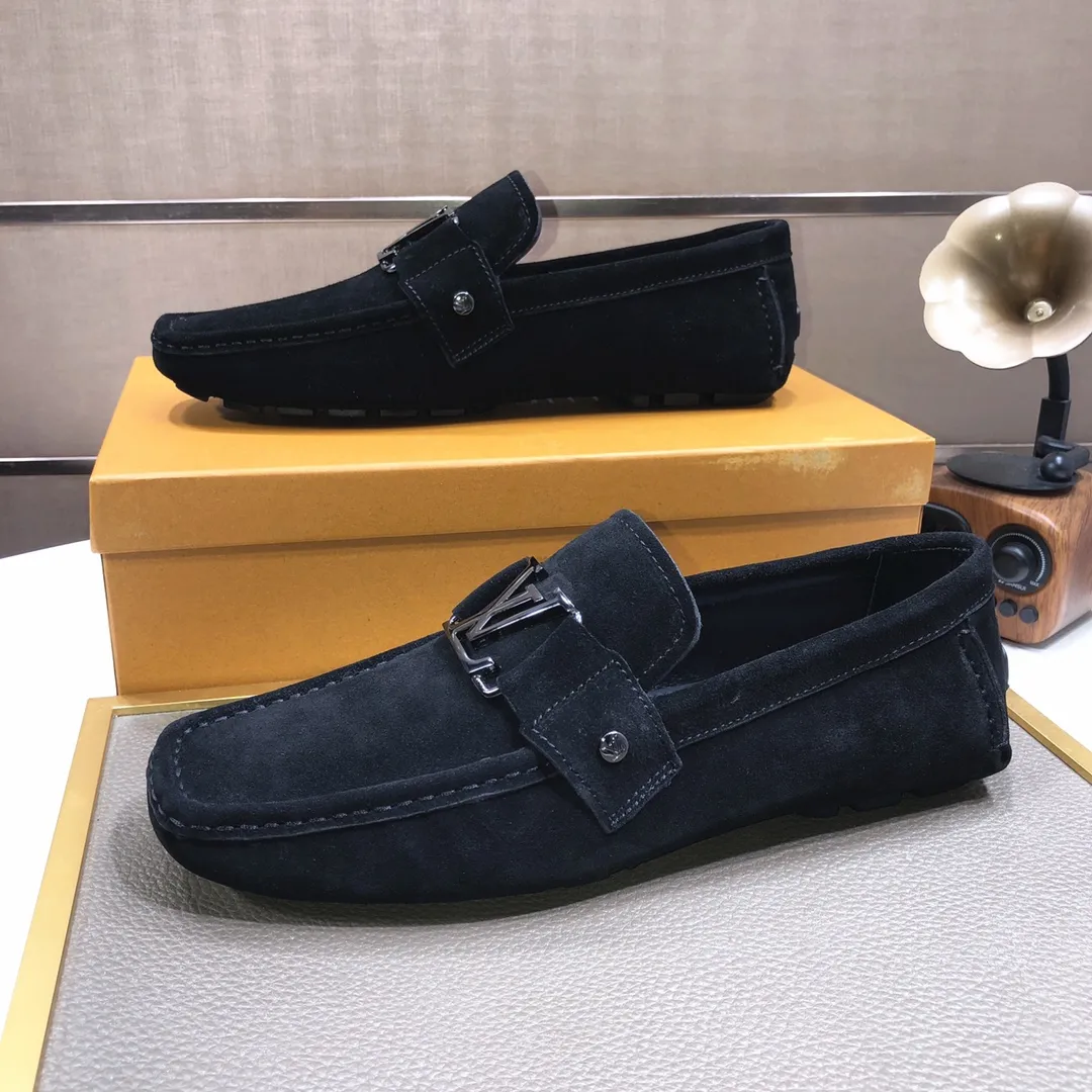 Men's men's shoes 💰420💰 [LV Doudou shoes] (water-dyed cowhide lining) new model is on the market, available on the official website. The new Doudou shoes are processed into single-color materials, and the uppers are made of imported cowhide material. The body of the shoe is fully hemmed with mark thread, and is lined with imported original cowhide leather. The elegant shoe shape is super suitable for all-matching, and the size is 38-44.